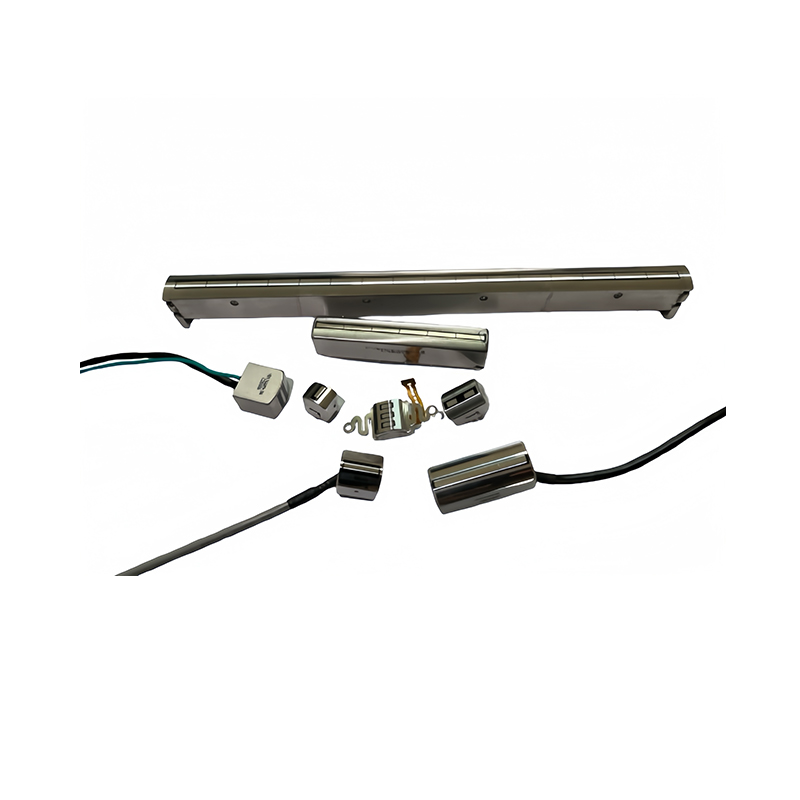 How does the read/write accuracy of the magnetic head of electronic components affect the read/write accuracy of magnetic storage media?